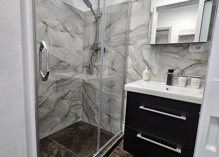 Appartement Garsoniera Delia Braşov